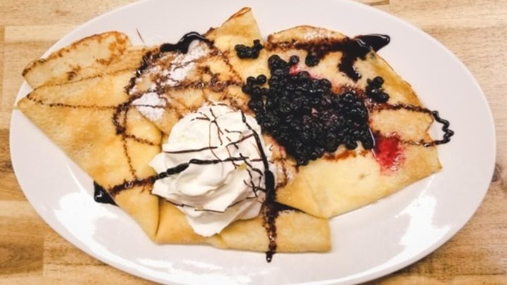 Ciasto naleśnikowe – jak przyrządzić ciasto do pancakes i crepes