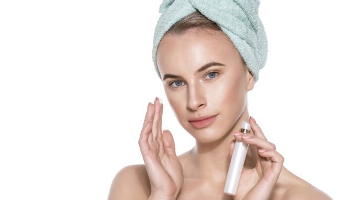 Peptydy w pielęgnacji twarzy: moda czy przełom w dermatologii?