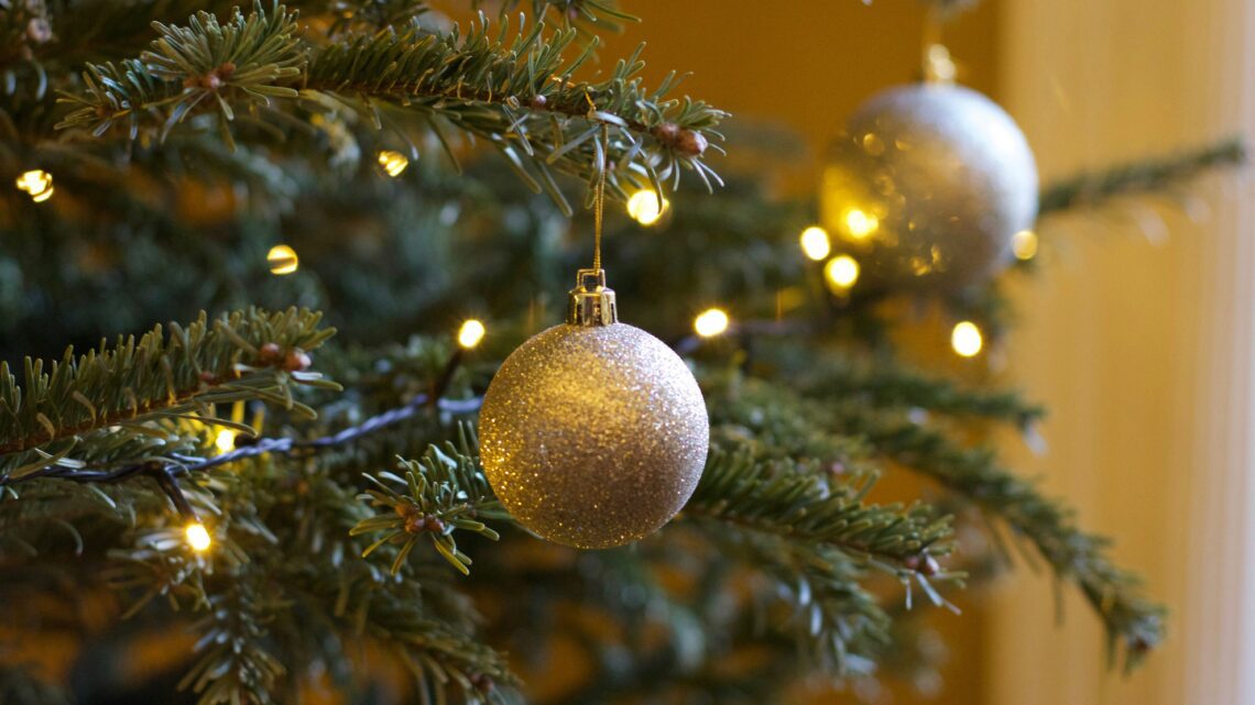 Kiedy ubiera się choinkę?